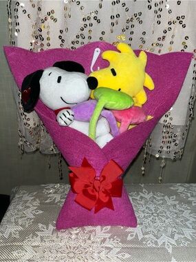 Peanuts Pink Plush Heart Bouquet with Snoopy and Woodstock Toys NEW!